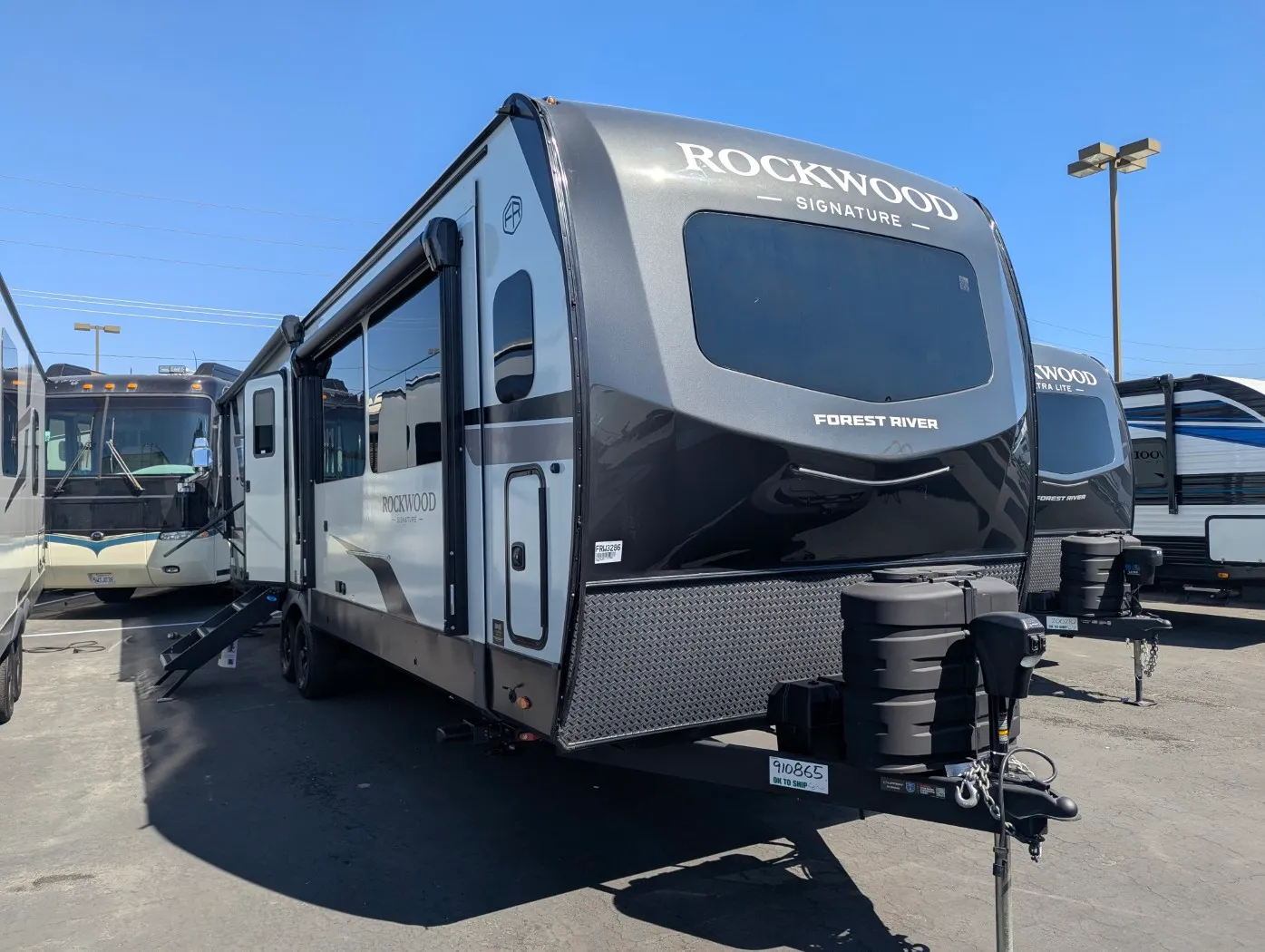 2026 Forest River Rockwood Signature 8339FK - Photo 2
