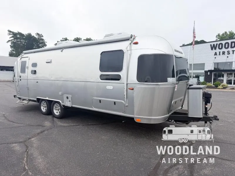 2023 Airstream Flying Cloud 27FB - Photo 2