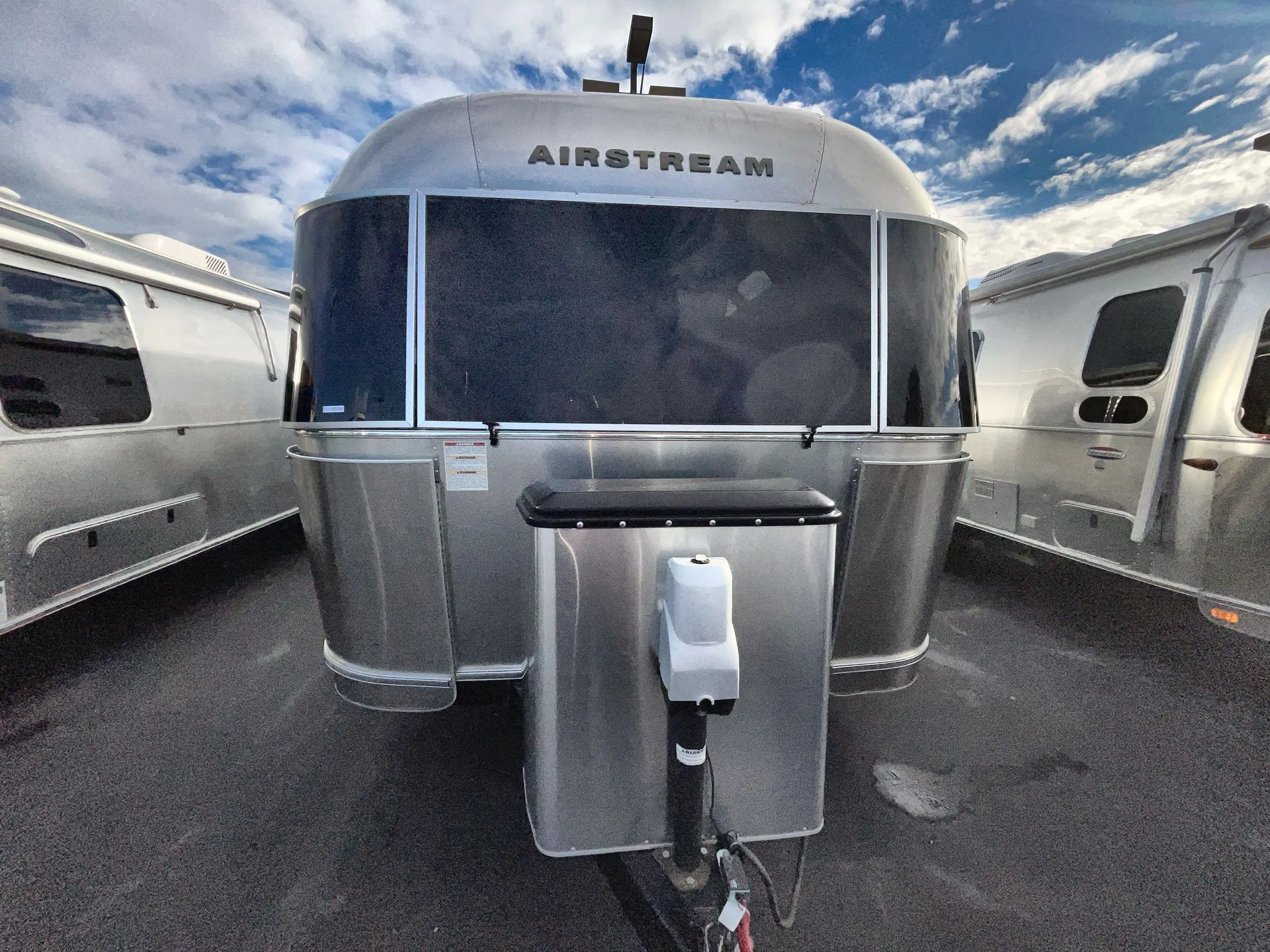 2017 Airstream International Serenity 30 - Photo 2