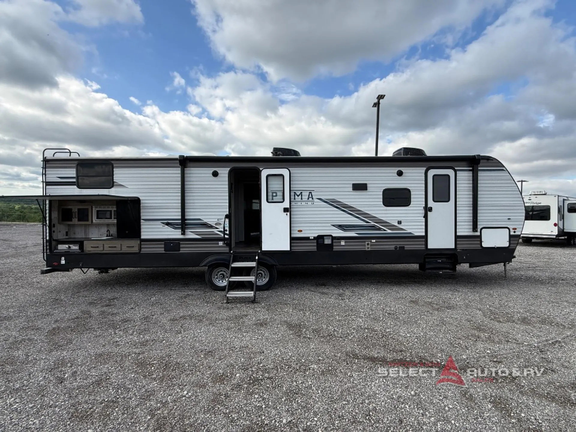 2023 Palomino Puma 31QBBH - Photo 2
