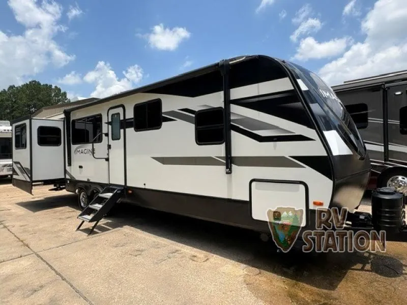 2024 Grand Design Imagine 3100RD - Photo 2