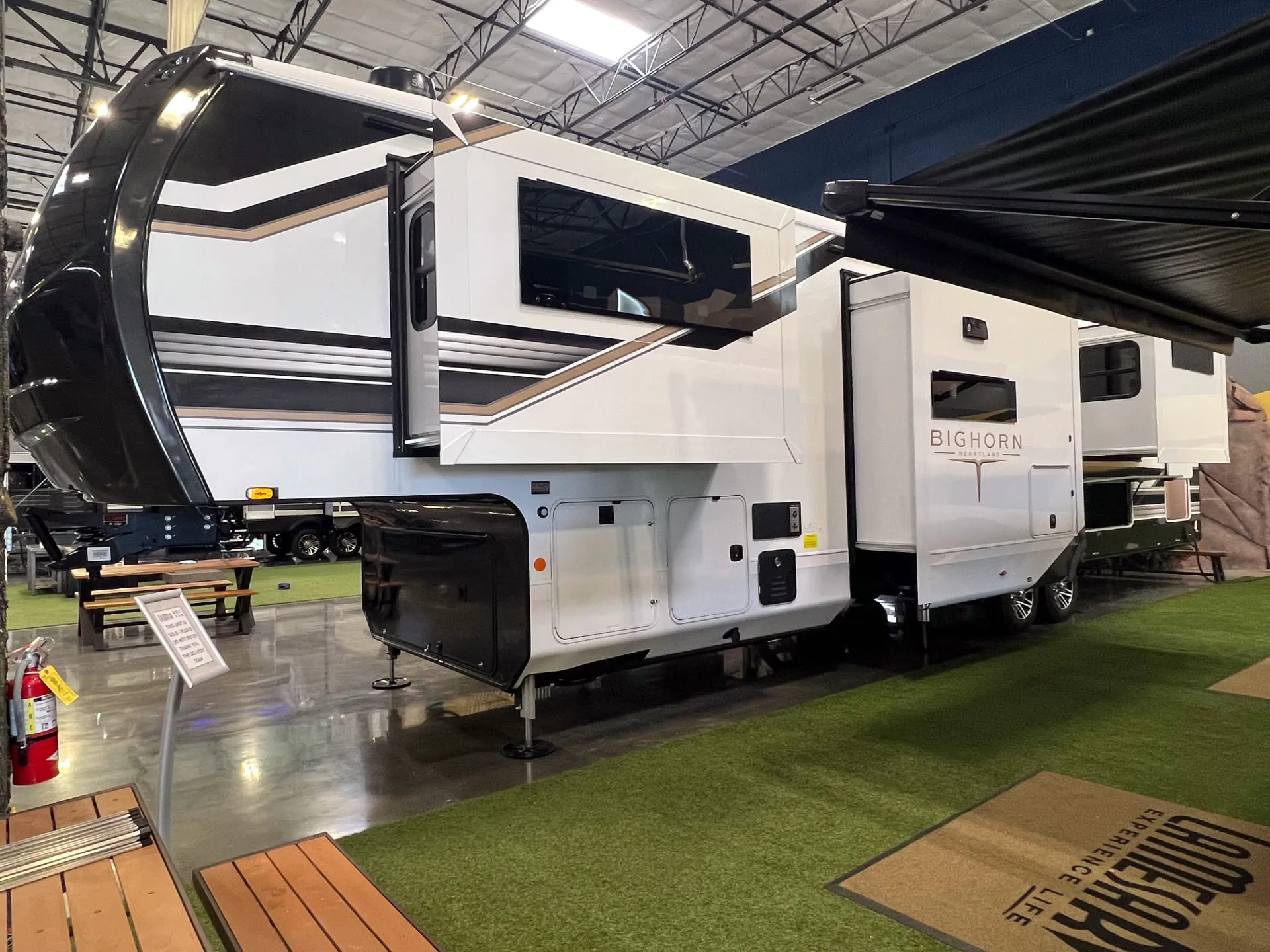 2026 Heartland Bighorn 39FL - Photo 4