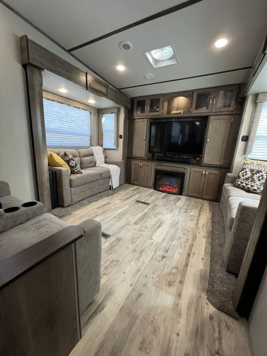 2018 Keystone SPRINTER 3531FWDEN - Photo 4