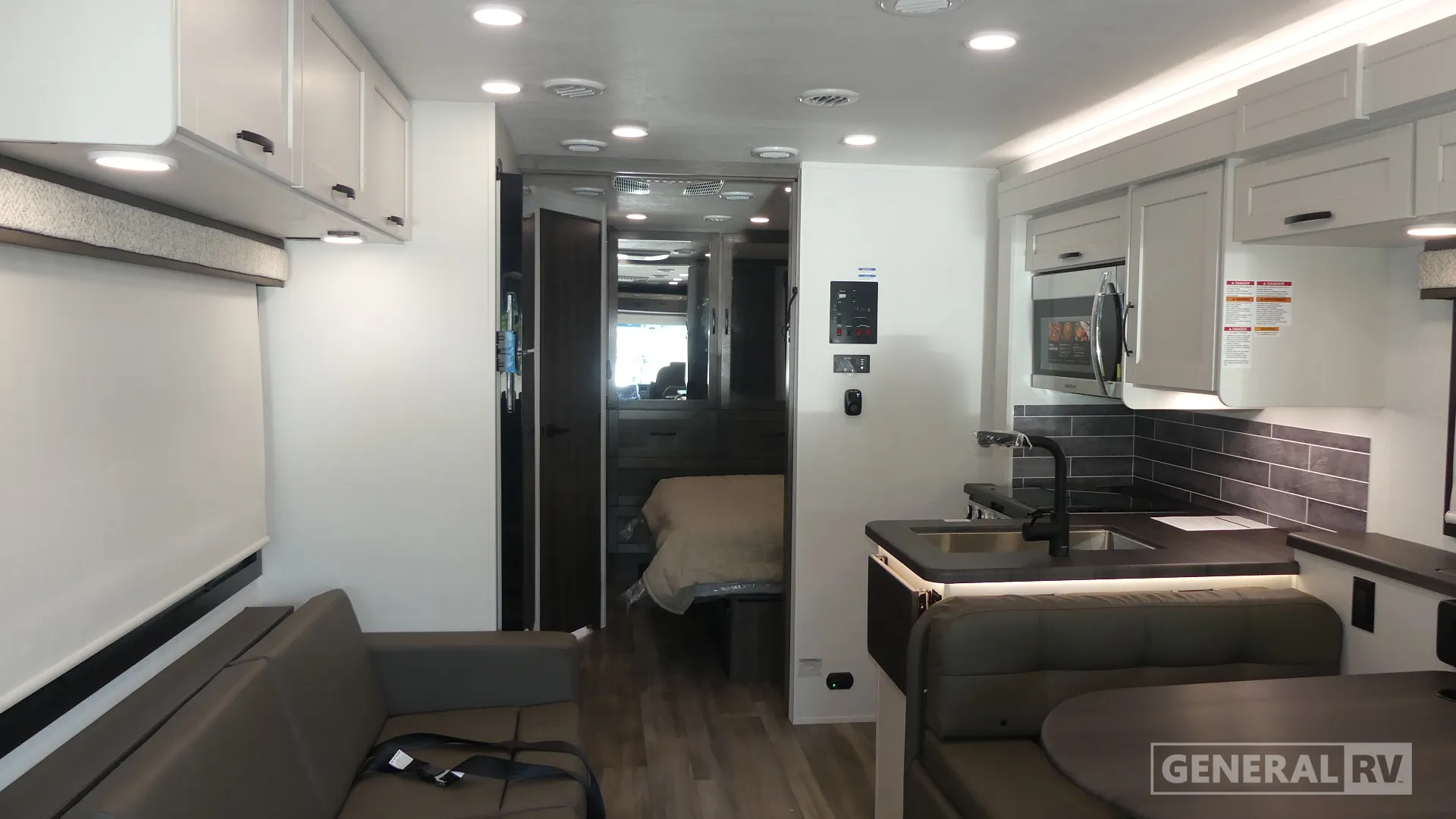 2026 Entegra Coach Vision 27A - Photo 3