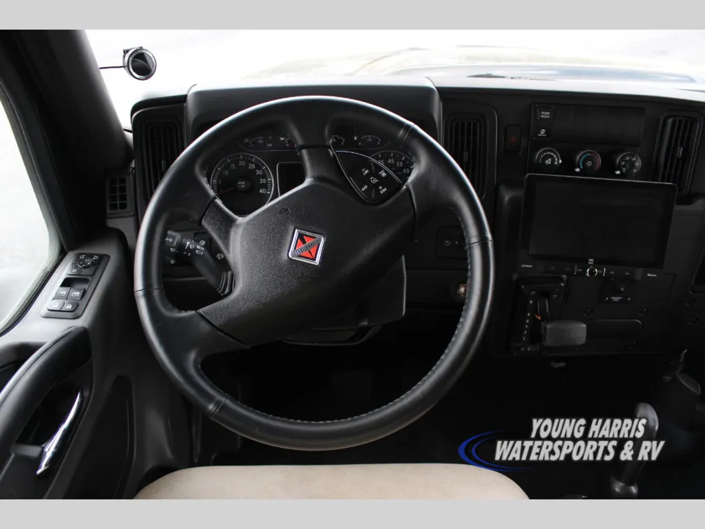 2023 Nexus Wraith 33W, Photos photo 11