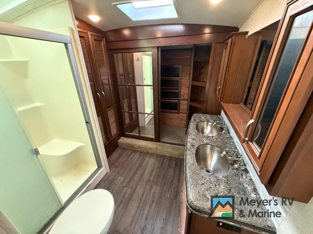 2017 Jayco Pinnacle 36FBTS, Photos photo 23