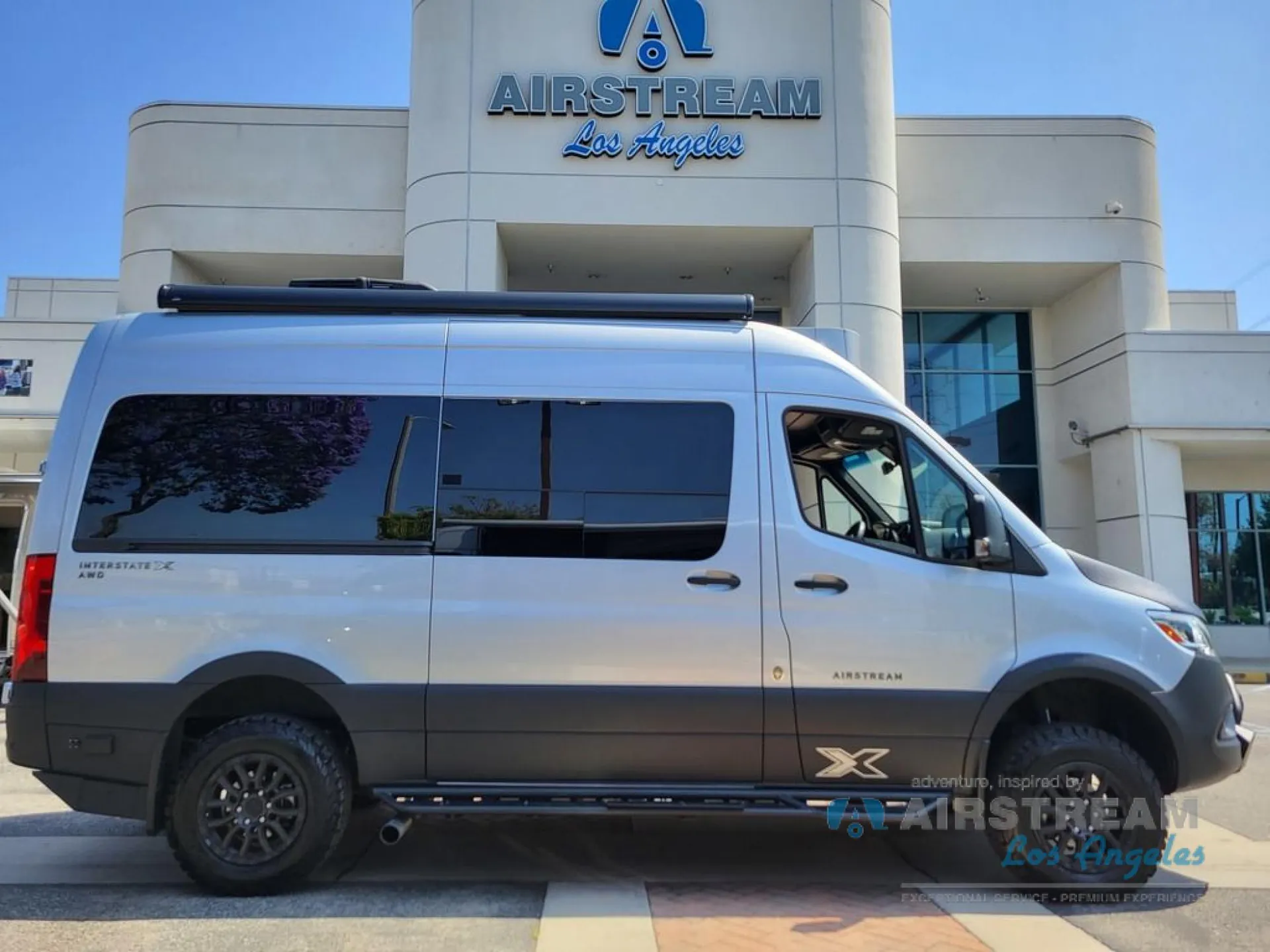 2025 Airstream Interstate 19X - Photo 2