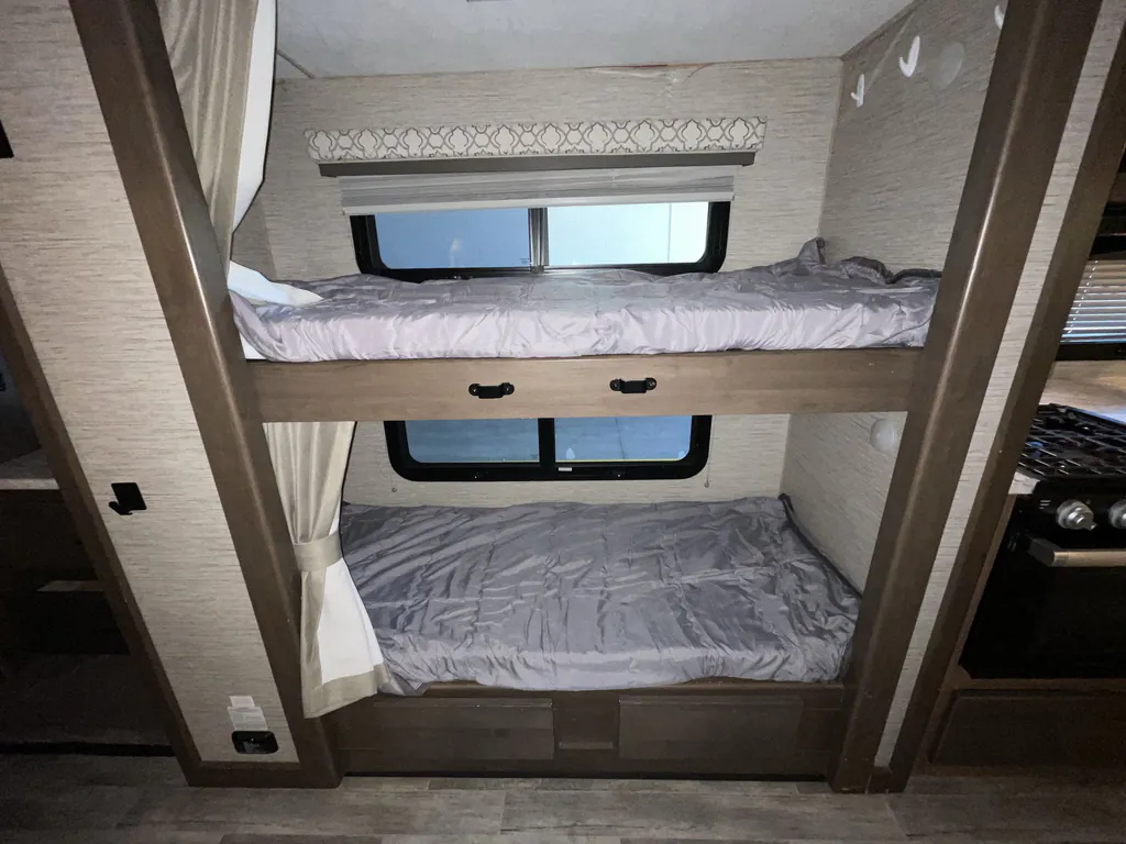 2022 Thor Motor Coach Freedom Traveler A32, Photos photo 36