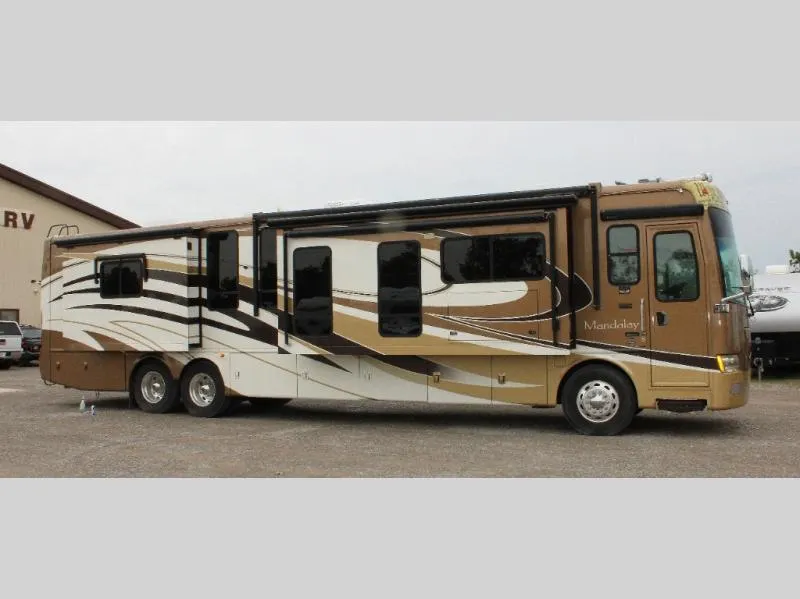2009 Thor Motor Coach Mandalay 43D - Photo 3