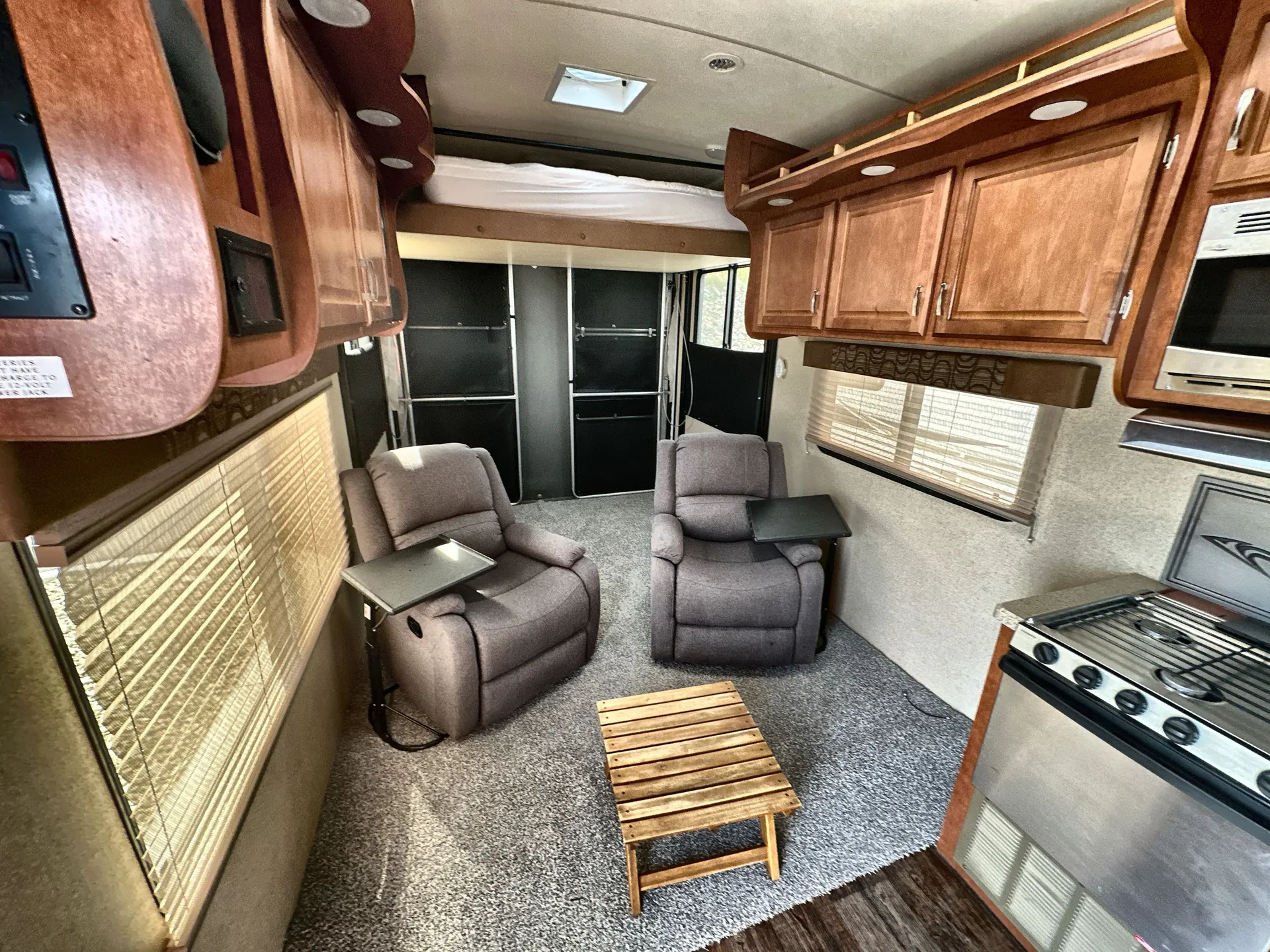 2018 Northwood Desert Fox 27FS — living area main