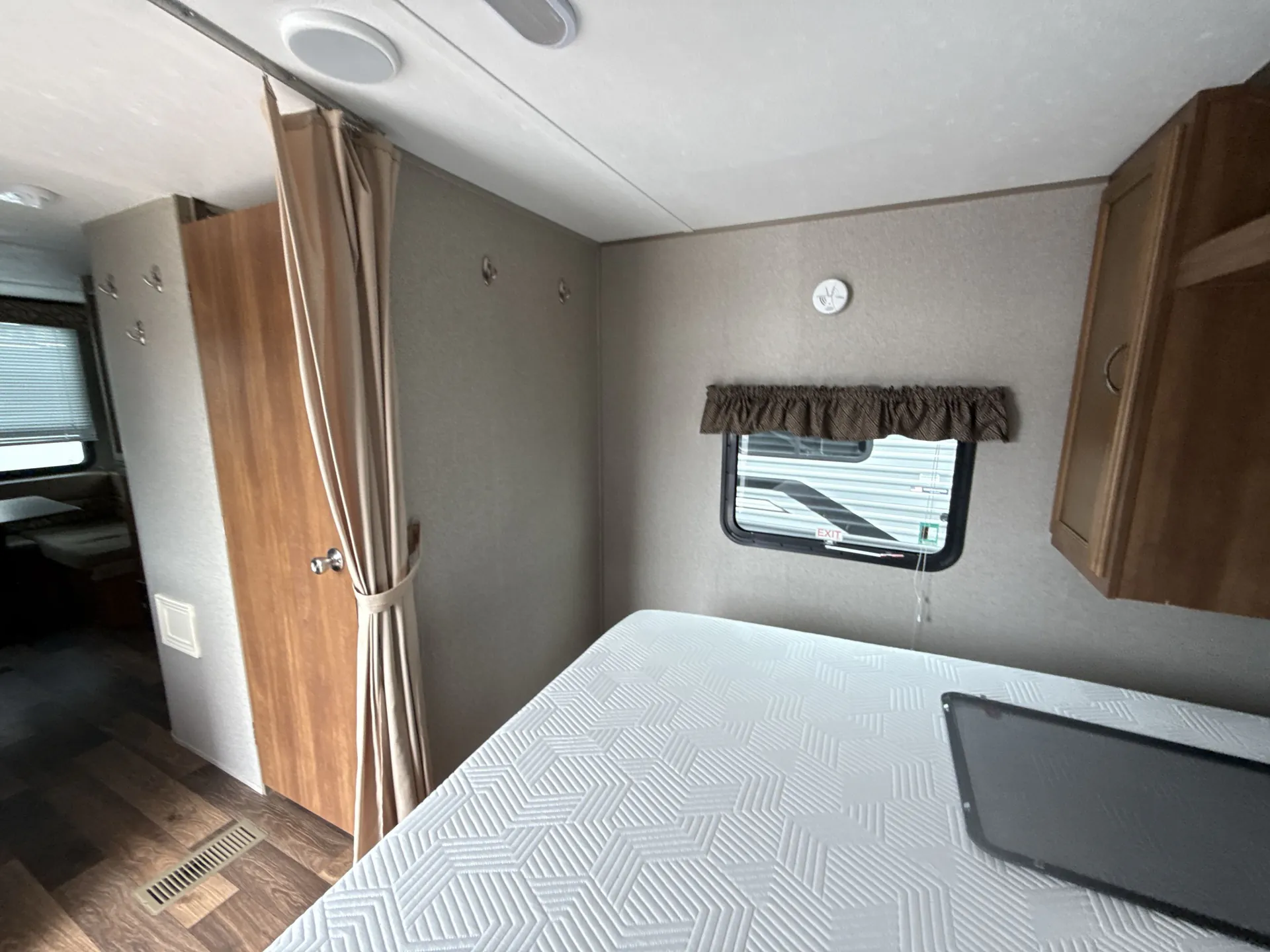 2018 Heartland Eddie Bauer 34BSBH — living area main