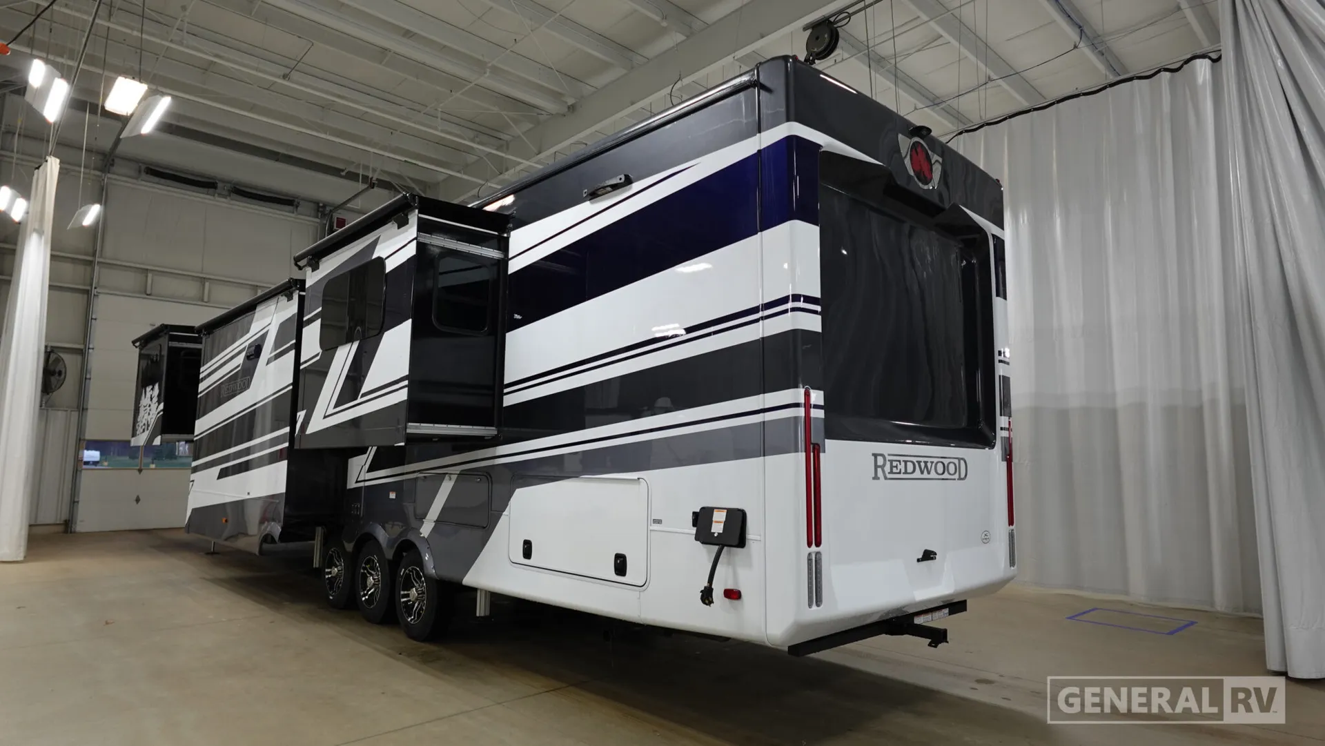 2026 Crossroads RV Redwood 420FL - Photo 4