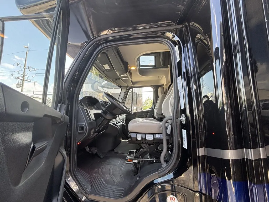 2026 Thor Motor Coach Pasadena 38XL - Photo 3