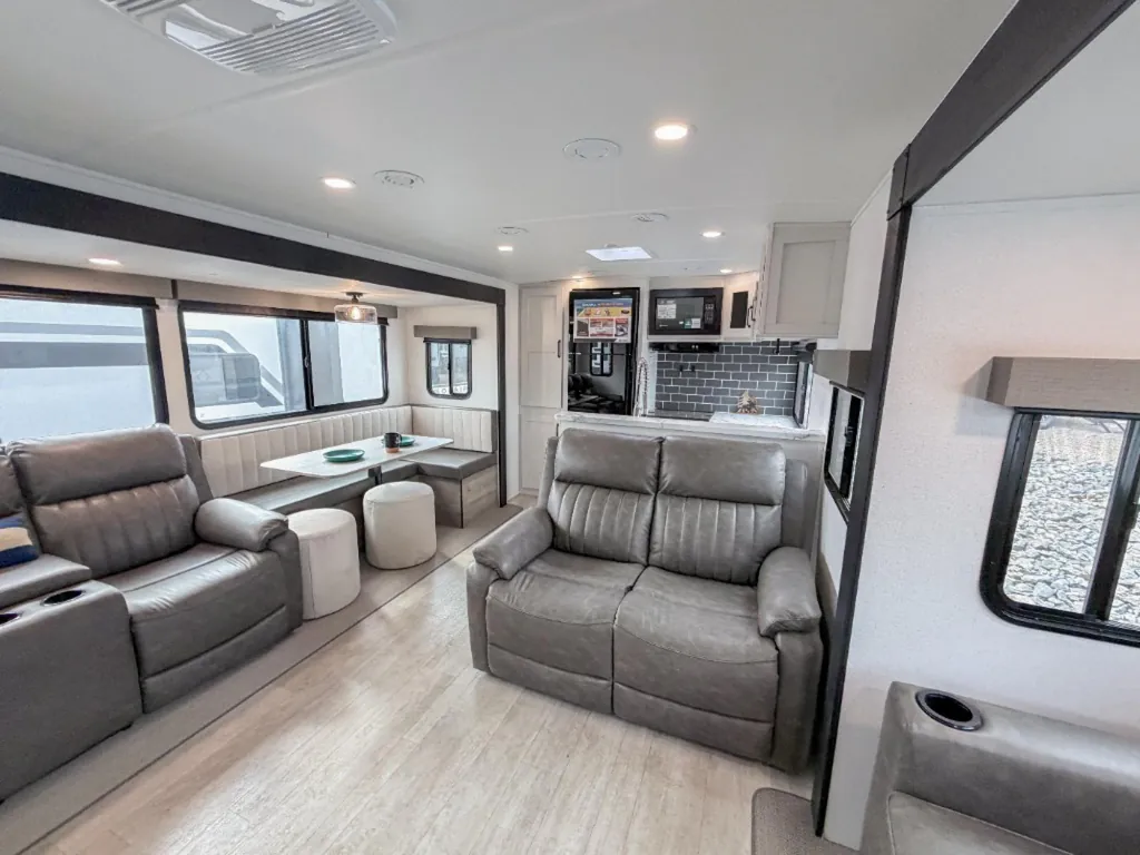 2026 Forest River Solaire 3060RKTS, Photos photo 5