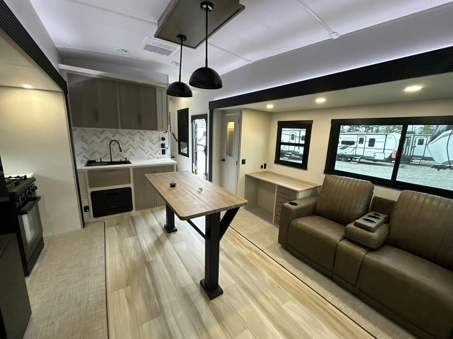 2027 Forest River Wildwood Heritage Glen 380WDR — living area main