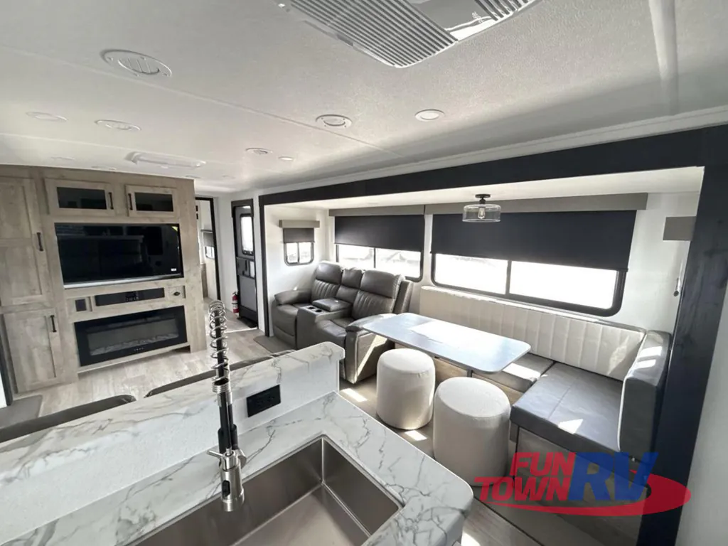 2026 Forest River Solaire 3060RKTS, Photos photo 16
