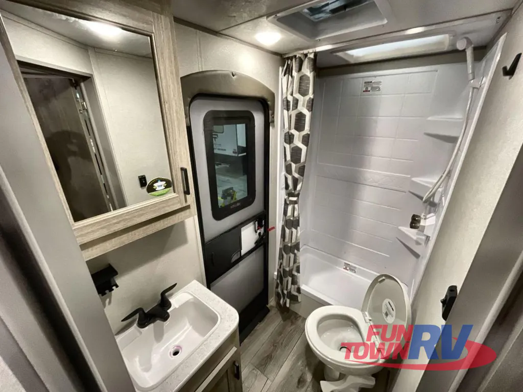 2026 Coachmen Catalina Legacy Edition 273DBHCK, Photos photo 29