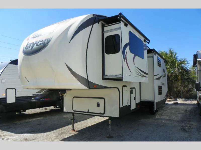 2016 Jayco Eagle 339FLQS - Photo 3