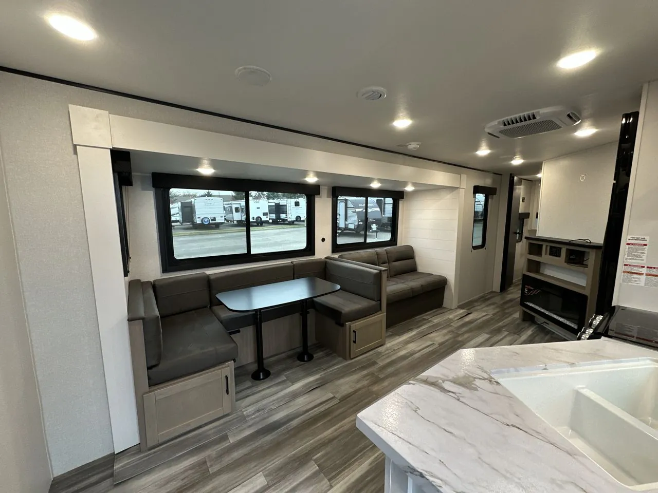2026 Jayco Jay Flight SLX 295TBS - Photo 4