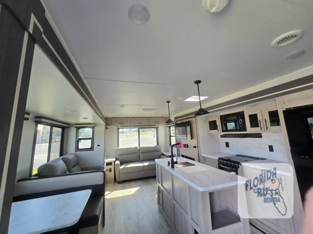 2027 East to West Della Terra 272RL, Photos photo 56