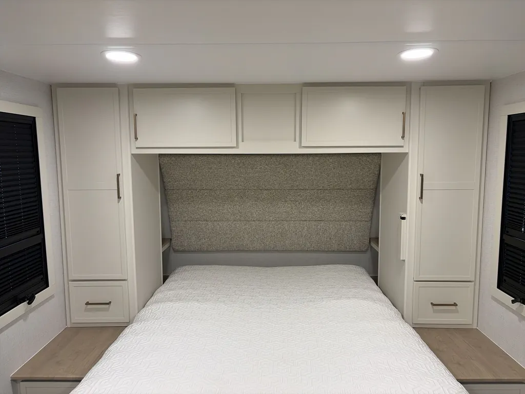 2026 Brinkley Model Ix 20X, Photos photo 16