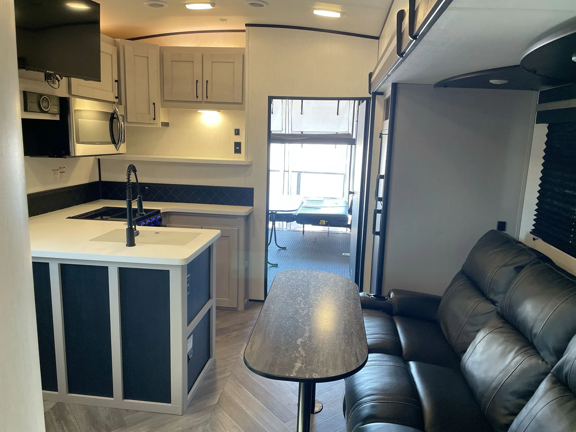 2022 Heartland Torque T322 — living area main