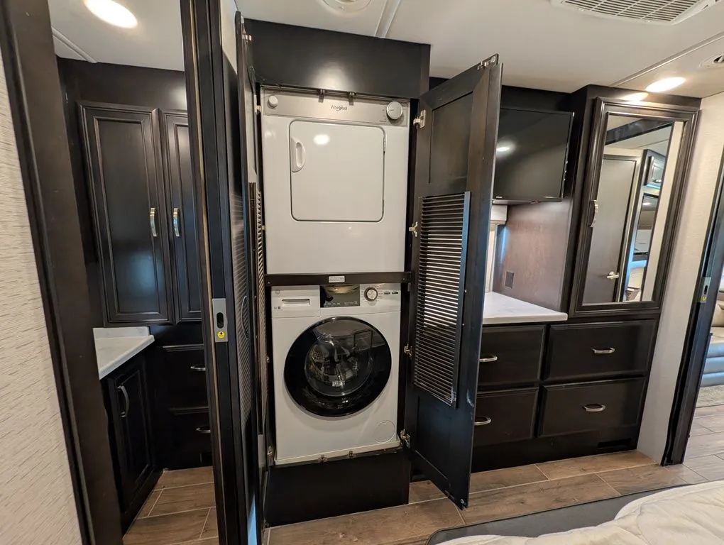 2023 Entegra Coach Accolade 37K, Photos photo 37