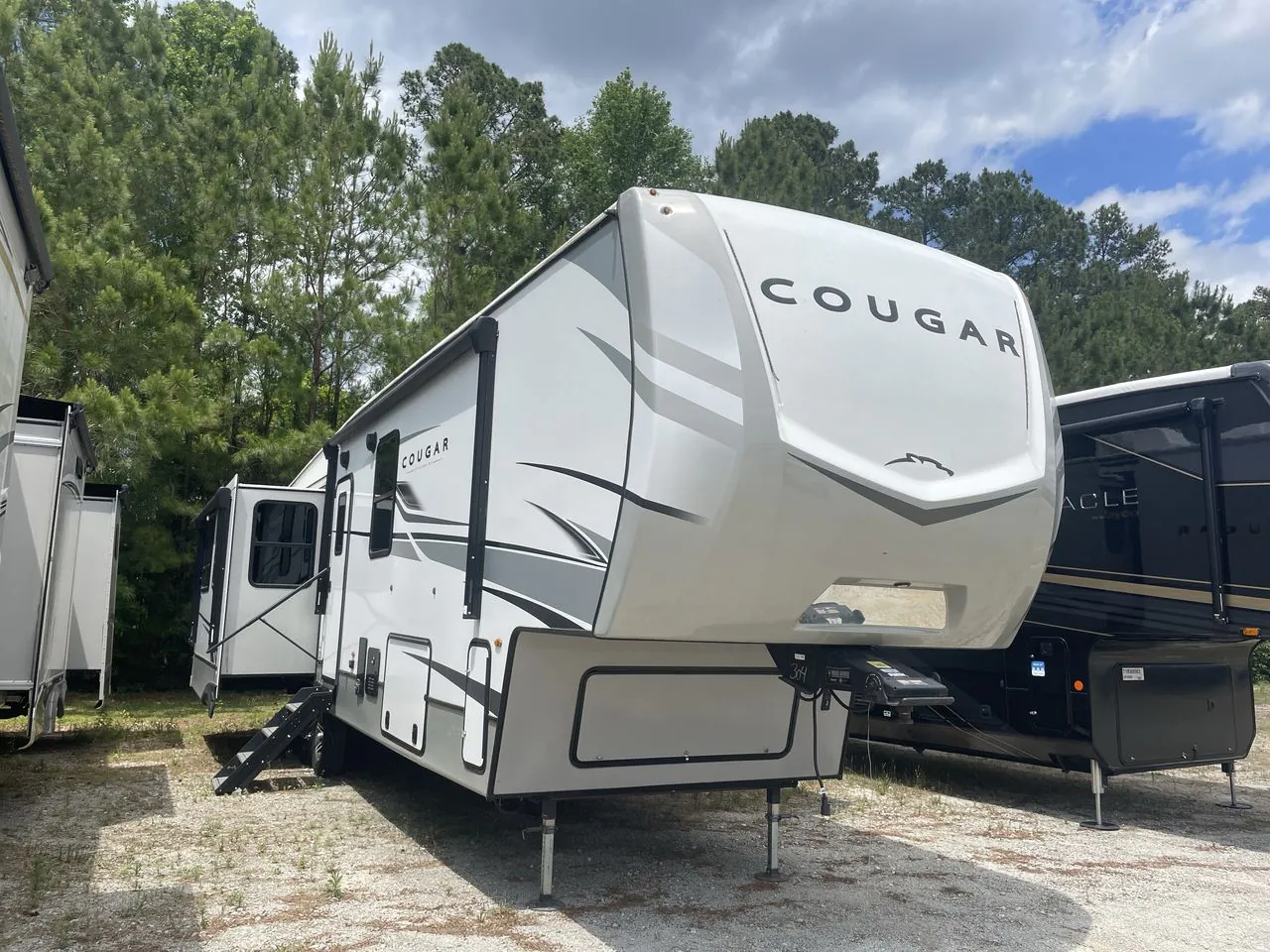 2023 Keystone Cougar 355FBS - Photo 2