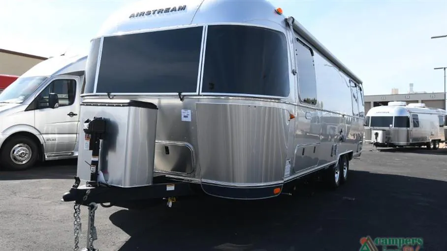 2027 Airstream Flying Cloud 27FB - Photo 3