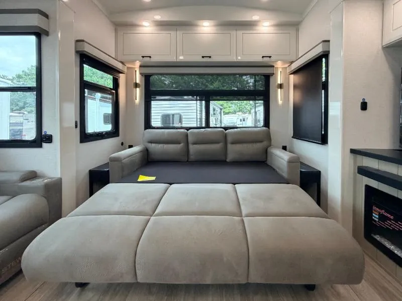 2027 Jayco Pinnacle 32RLTS - Photo 4