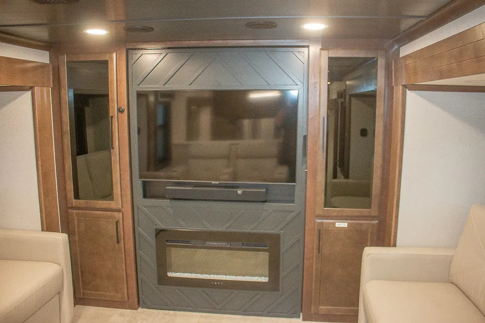 2025 Forest River RiverStone 425FO - Photo 4