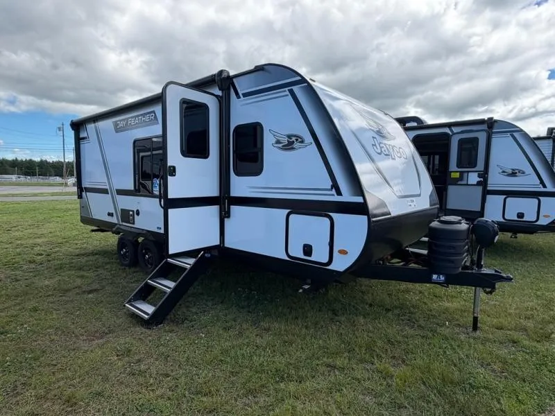 2027 Jayco Jay Feather Air SL 17BHSL - Photo 3