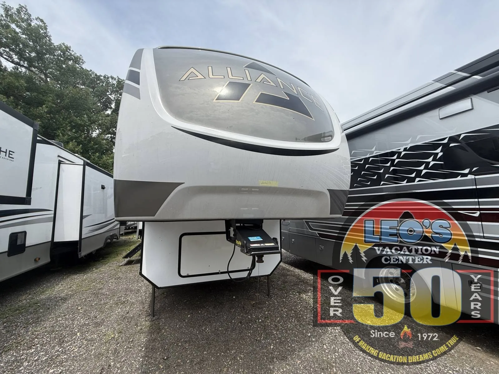 2022 Alliance RV Paradigm 372RK - Photo 2