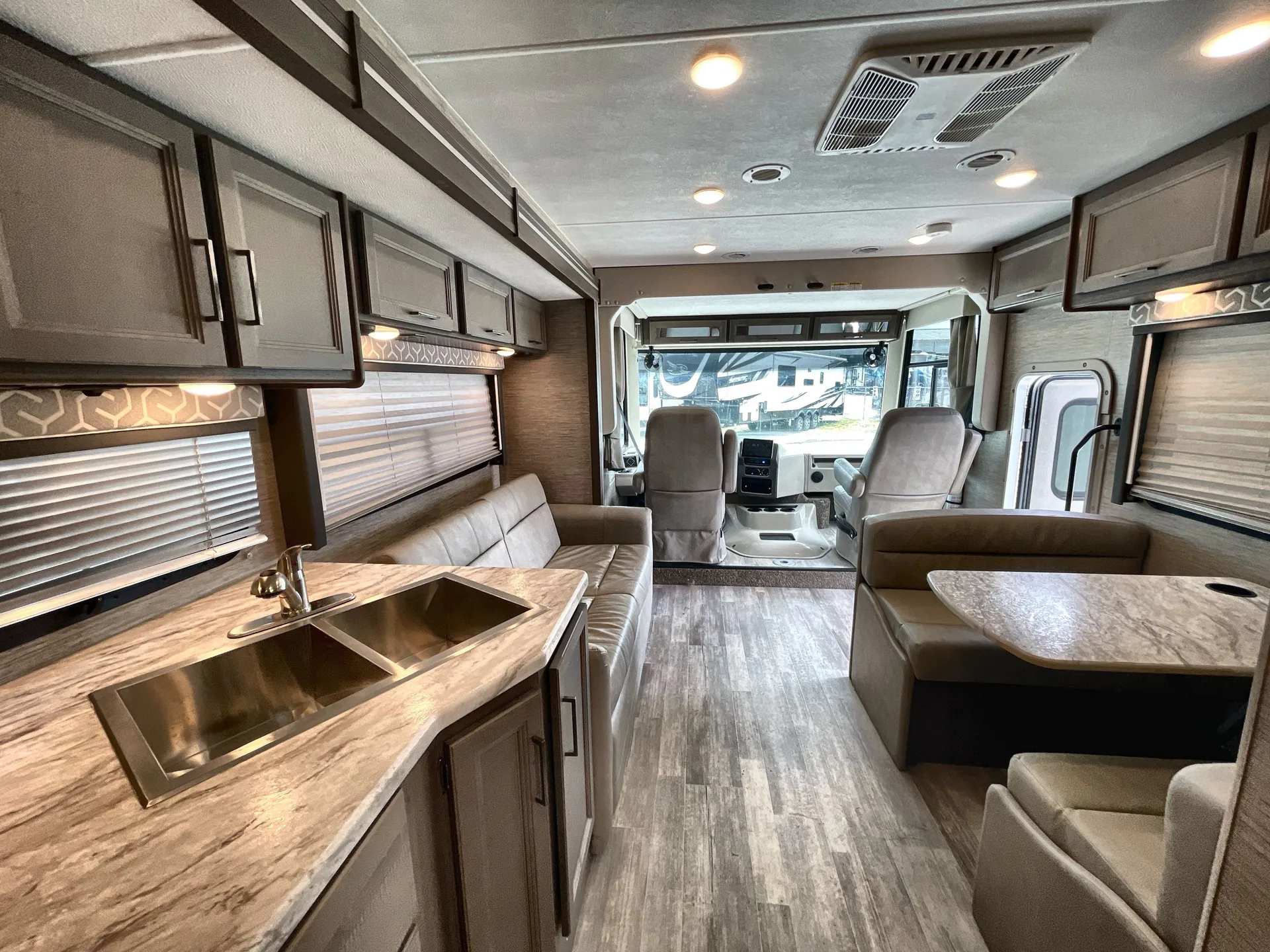 2023 Thor Motor Coach Freedom Traveler A29 — living area main