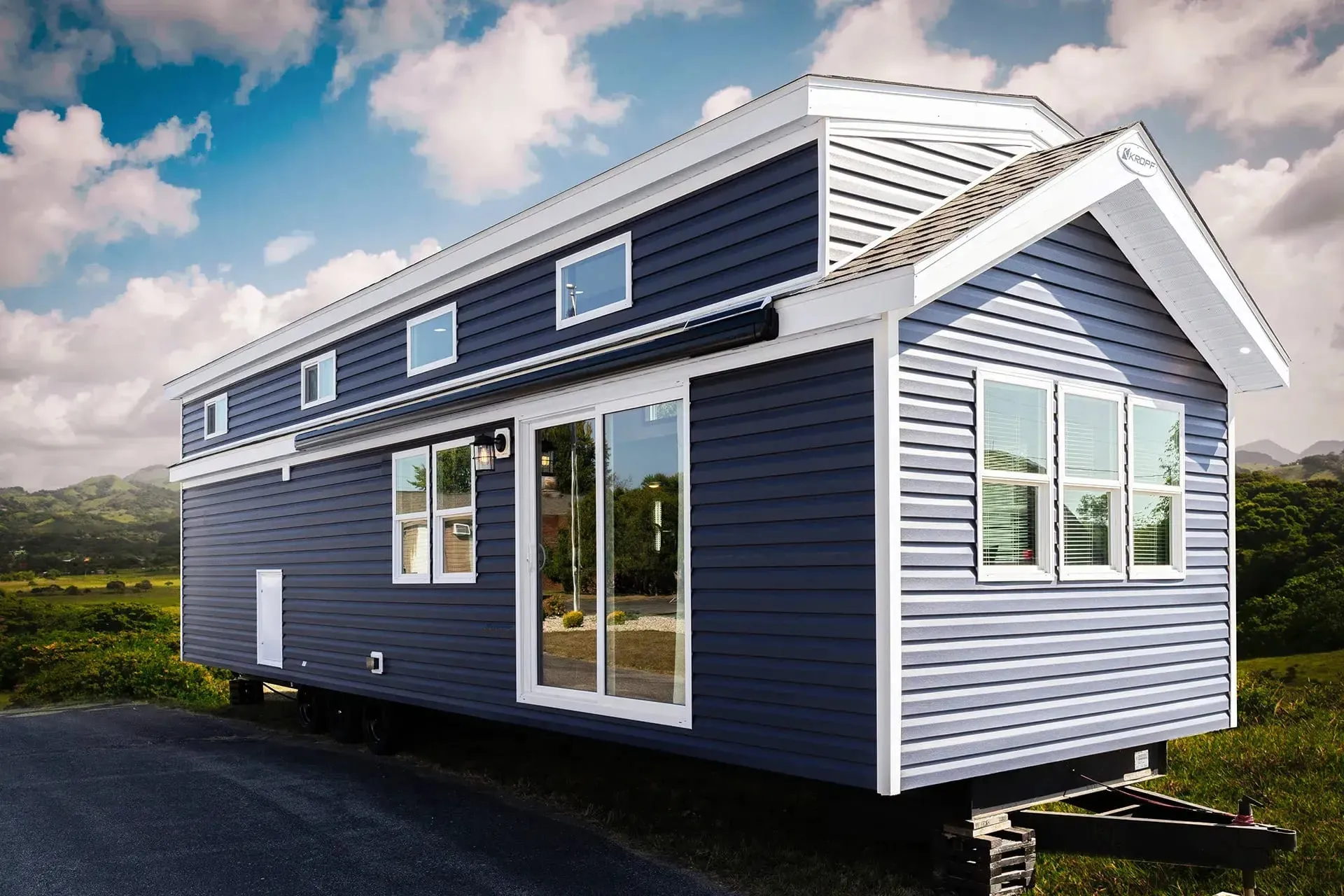 Canvas 7002WD exterior
