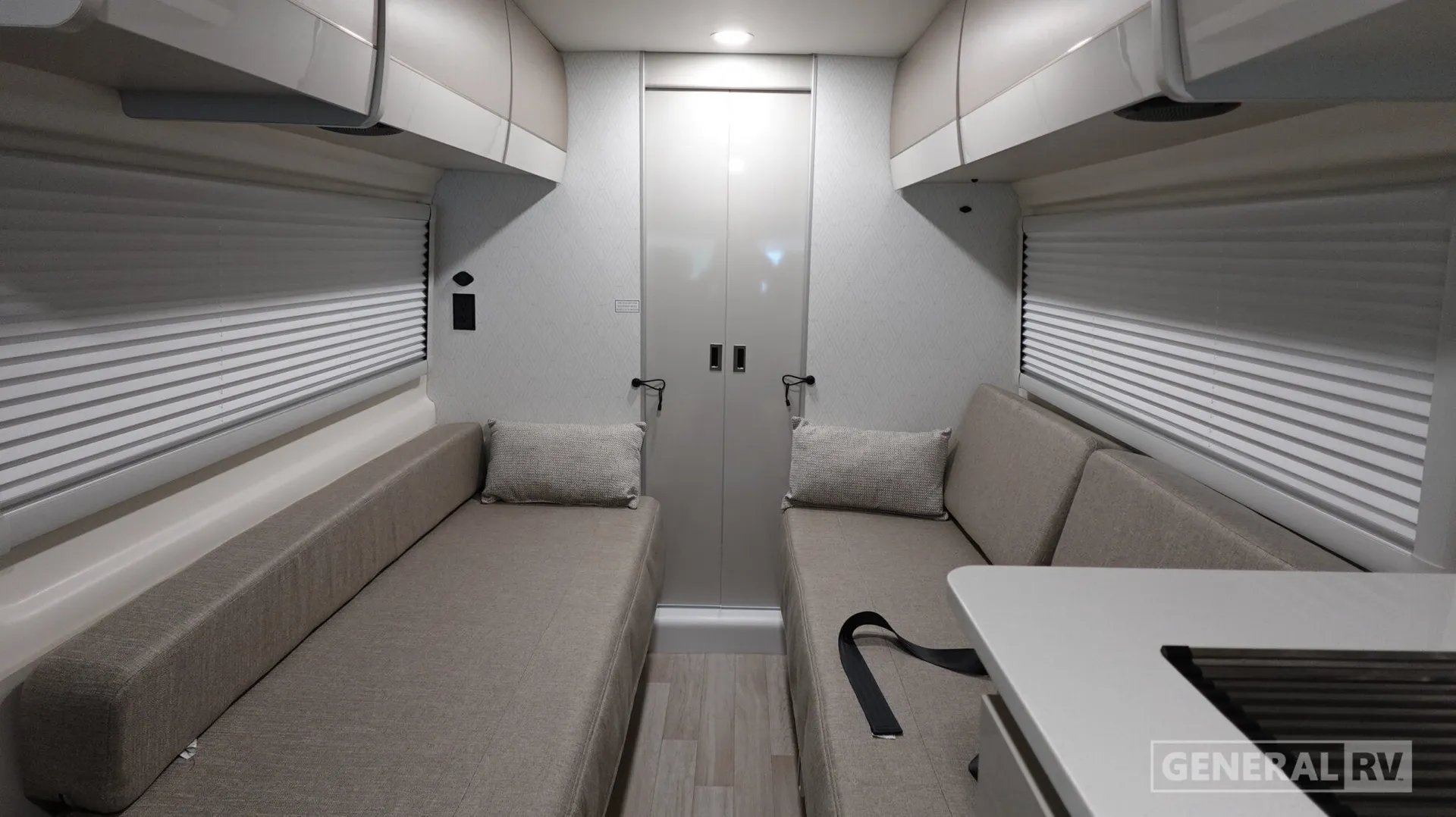2026 Thor Motor Coach Sequence Sport 20L - Photo 3
