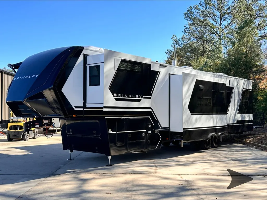 2026 Brinkley Model G 4100, Photos photo 10