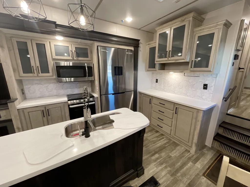 2023 Keystone Avalanche 390DS, Photos photo 7
