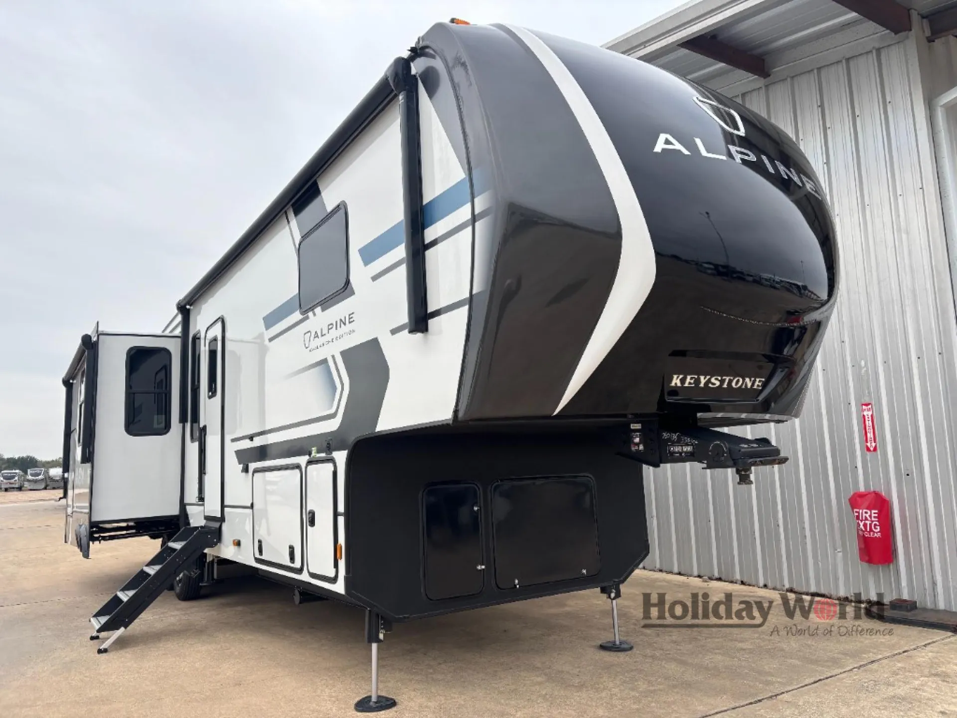 2026 Keystone Alpine Avalanche Edition 338GK - Photo 2