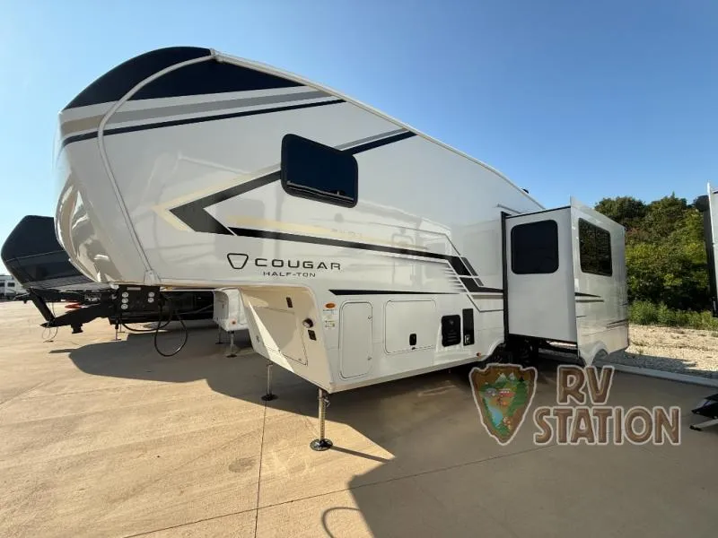 2026 Keystone RV Cougar Half-Ton 23MLE - Photo 2