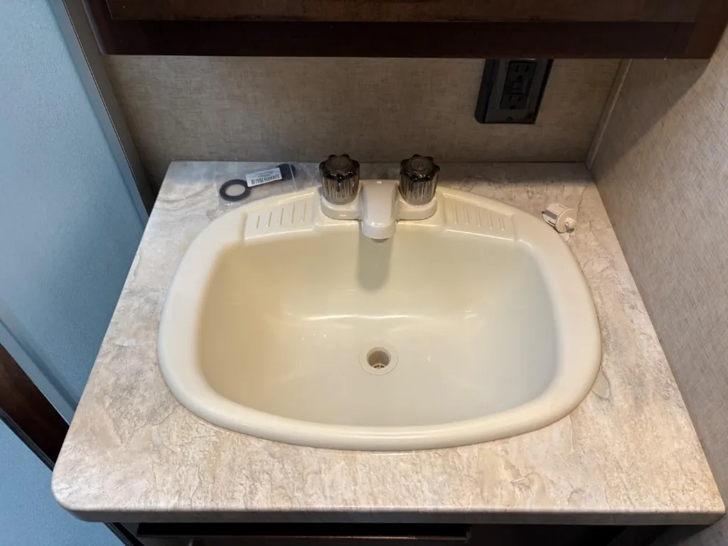 2018 Forest River Cherokee Grey Wolf 25RR, Photos photo 25