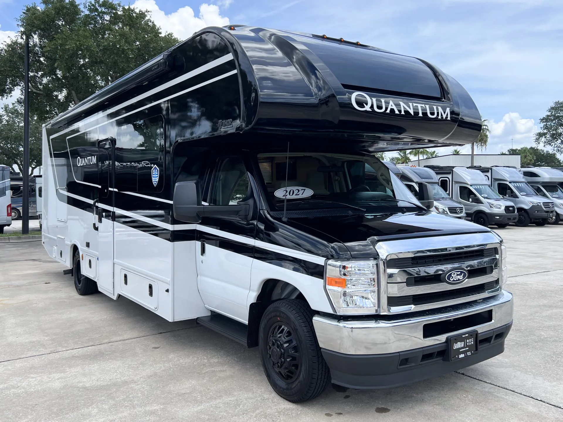 2027 Thor Motor Coach Quantum KW29 dealer photo 1 from La Mesa RV Center