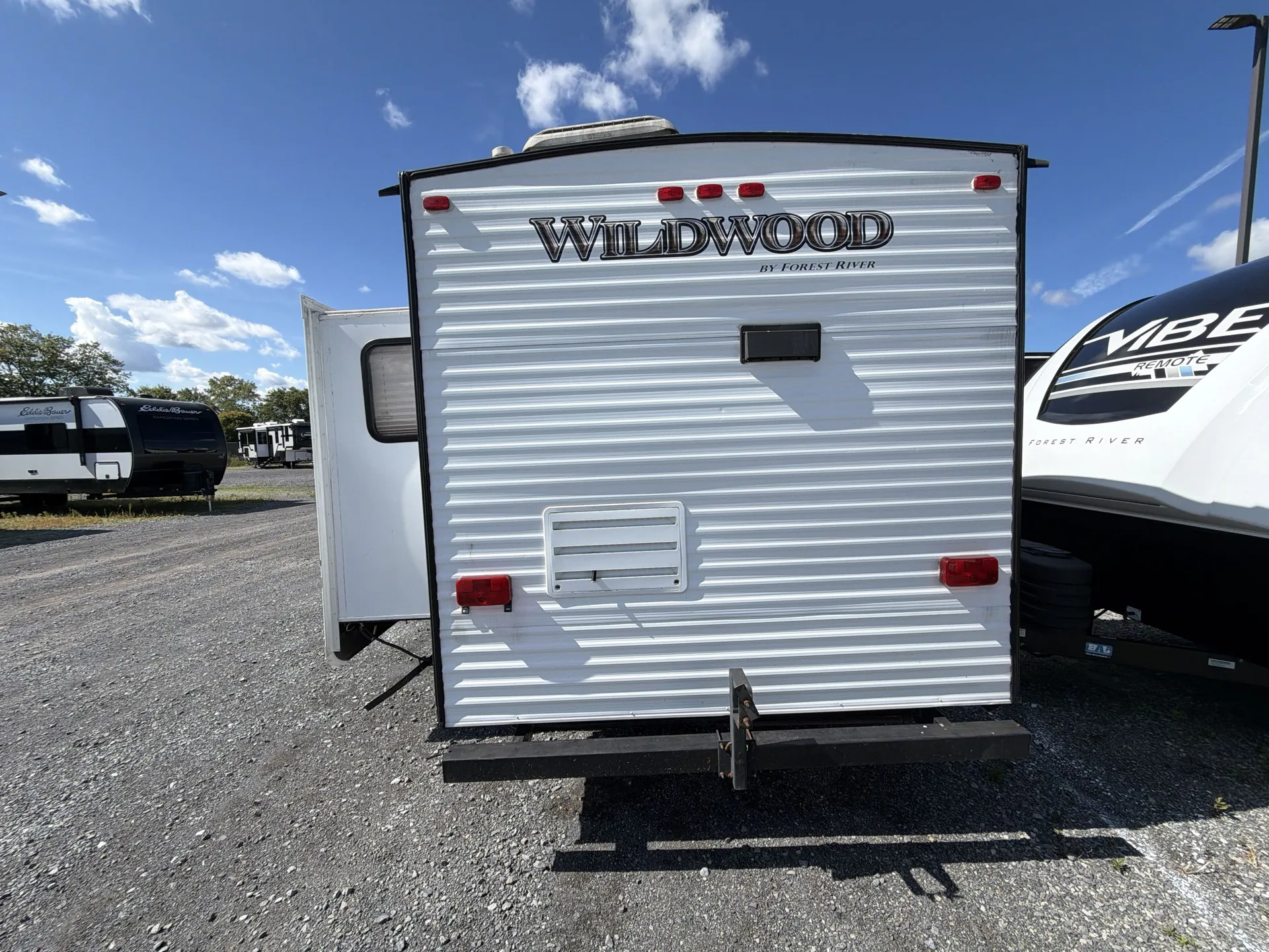 2015 Forest River Wildwood 27RKSS — backside