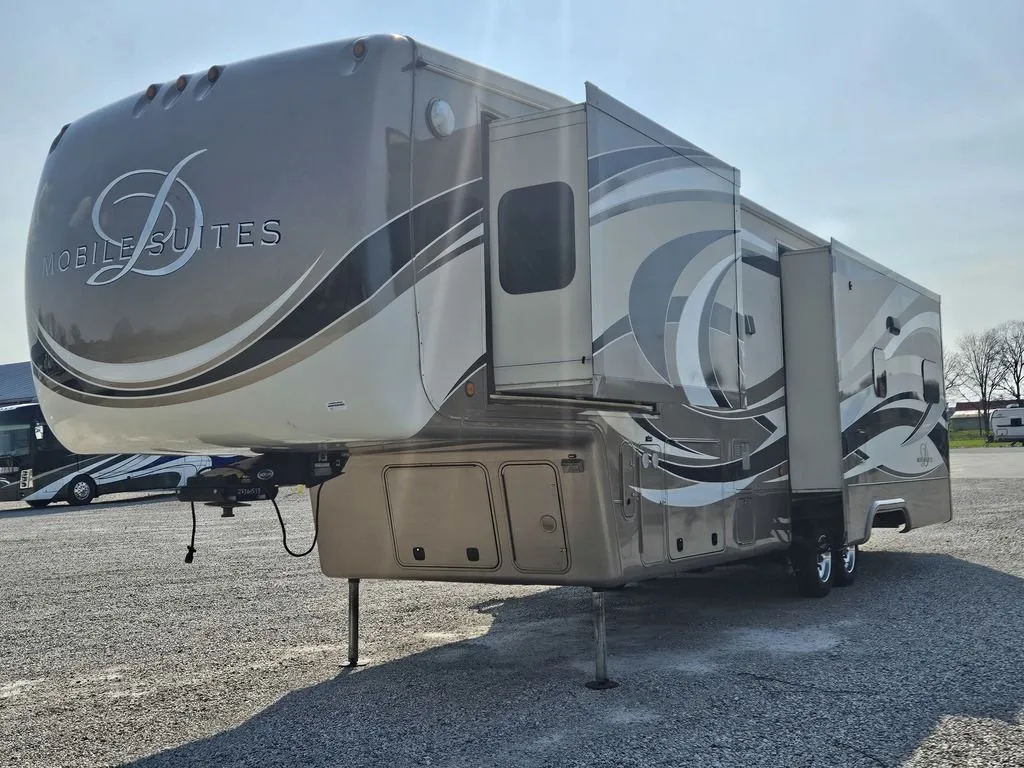 2014 DRV Mobile Suites 38RSSA - Photo 4