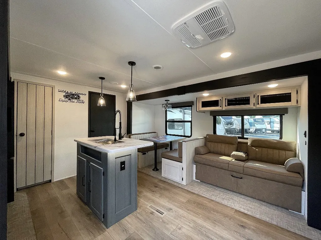 2027 Forest River Puma 32BHFS — Photo 6