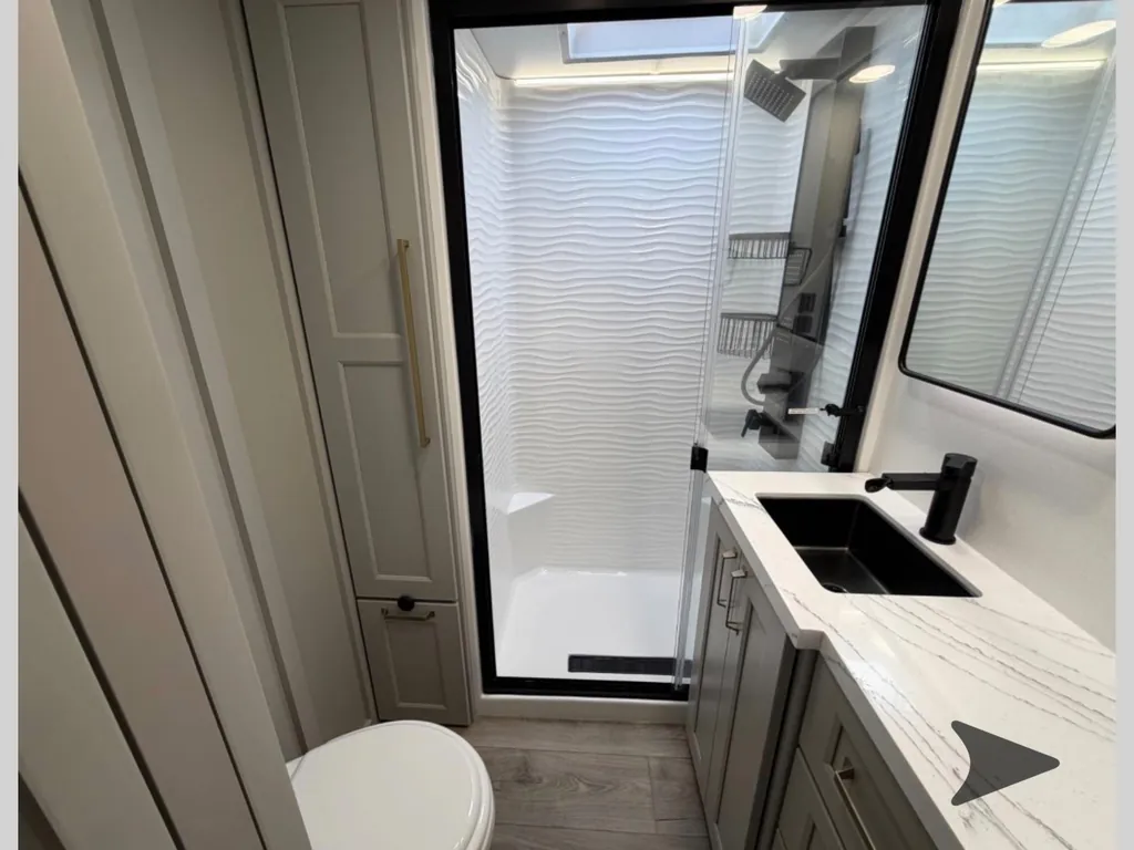 2026 Brinkley Model G 3970, Photos photo 15