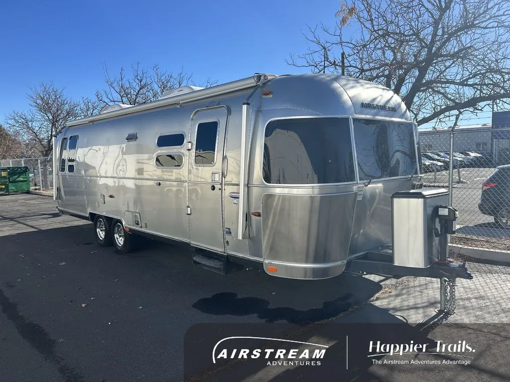 2015 Airstream International 30RB - Photo 2