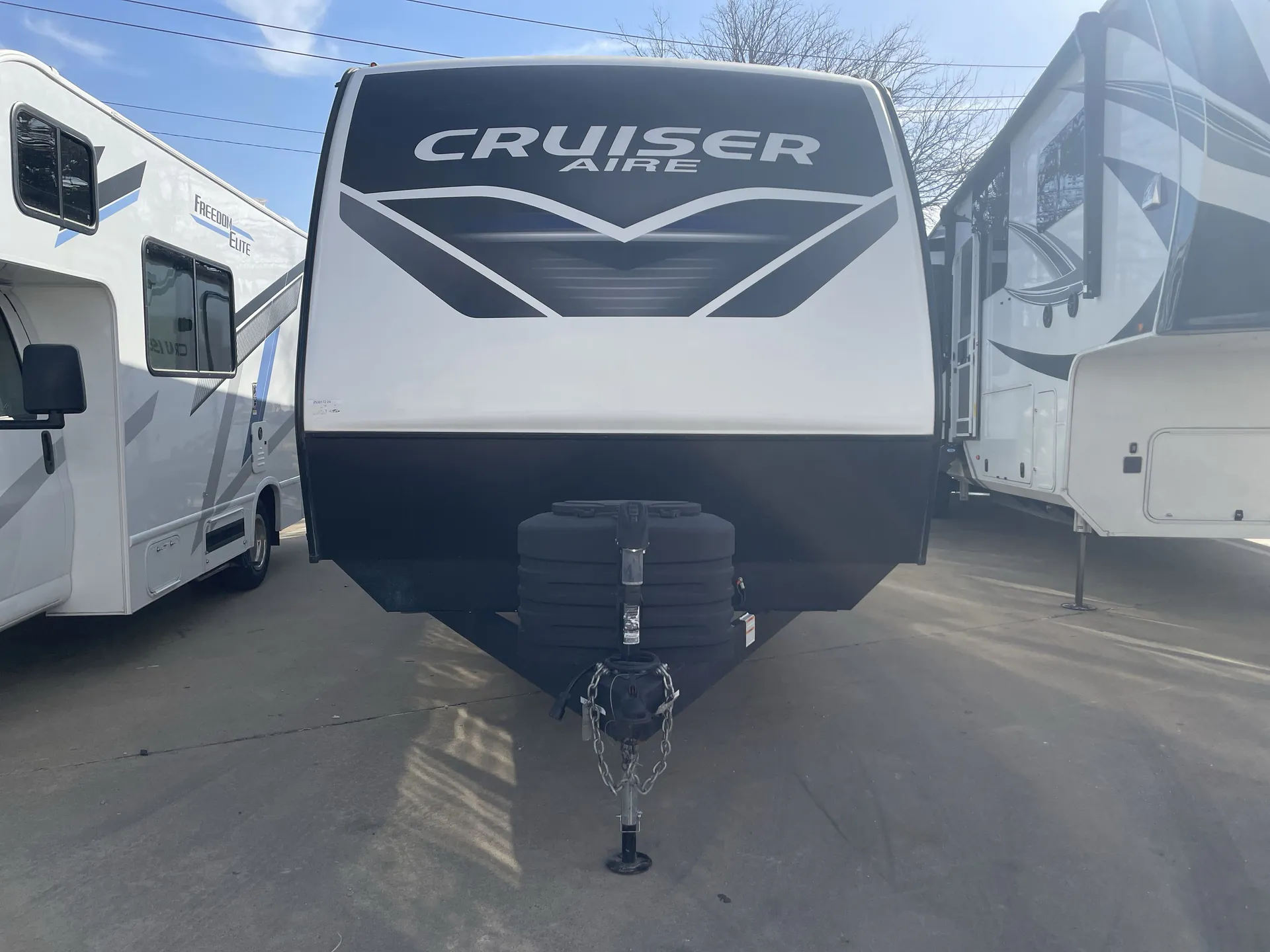 2024 CrossRoads Cruiser Aire CR33BHB — front