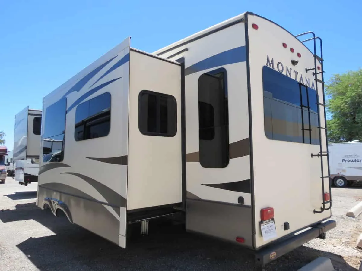 2017 Keystone Montana 3160RL - Photo 4