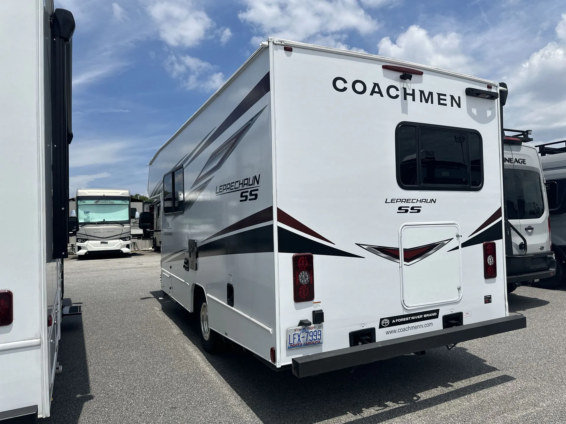 2025 Coachmen Leprechaun 210QSS CHEVY 3500 - Photo 4